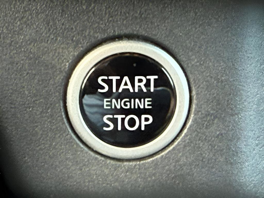 Used 2022 Nissan Rogue SV FWD image 26
