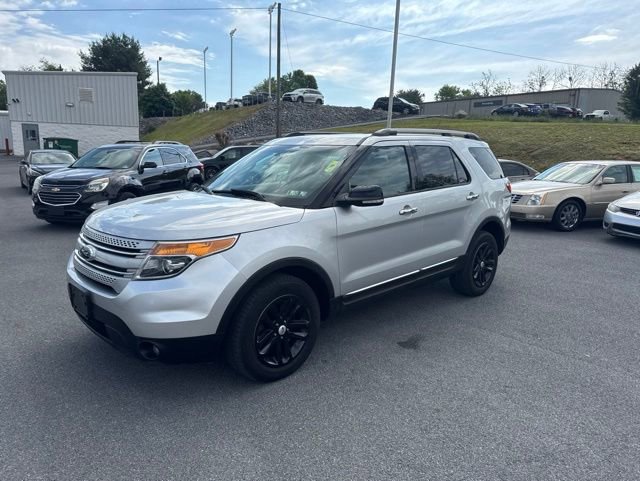 Used 2014 Ford Explorer XLT w/ Equipment Group 202A AWD/4WD image 4