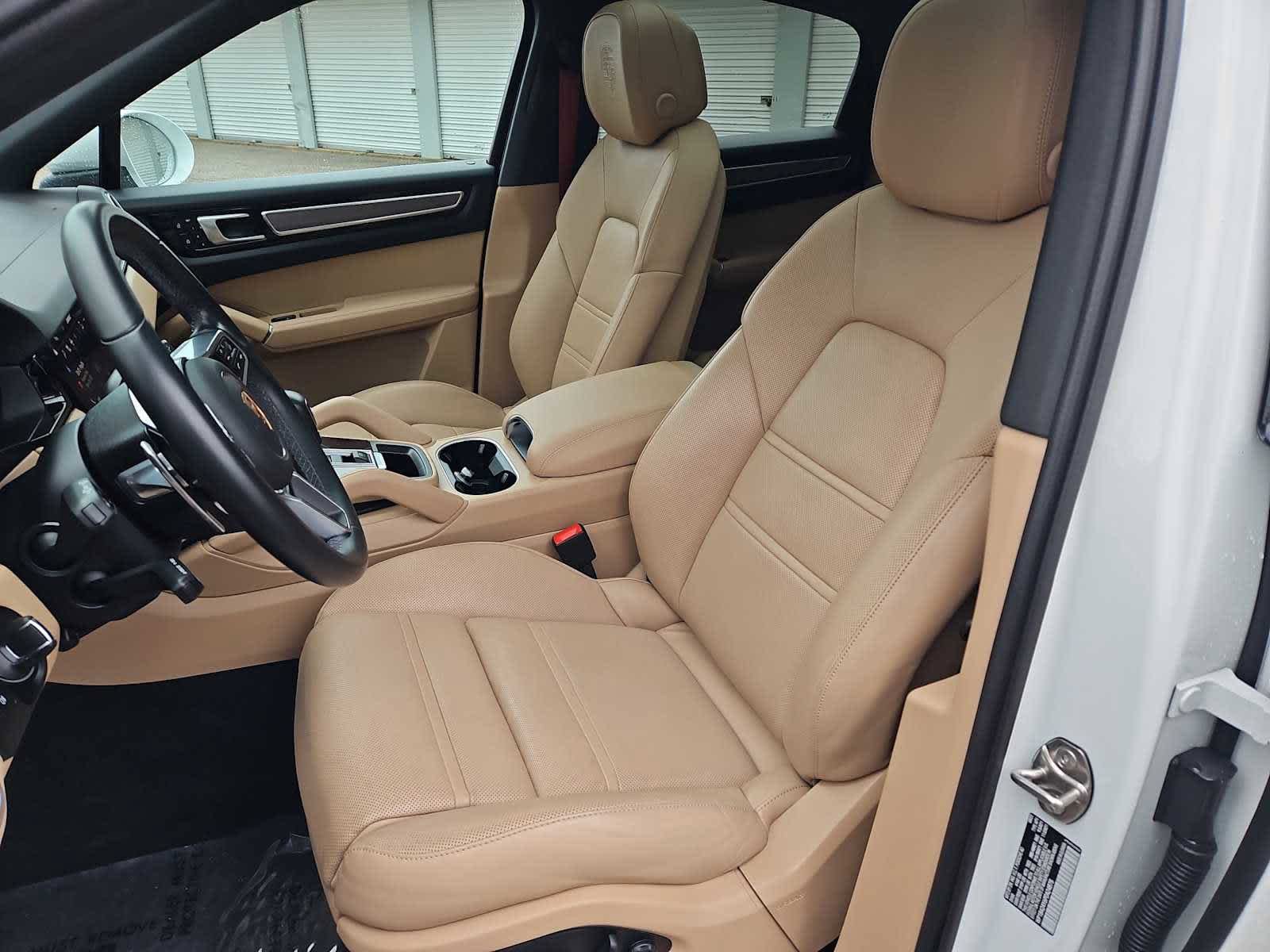Certified 2023 Porsche Cayenne Platinum Edition AWD/4WD image 16