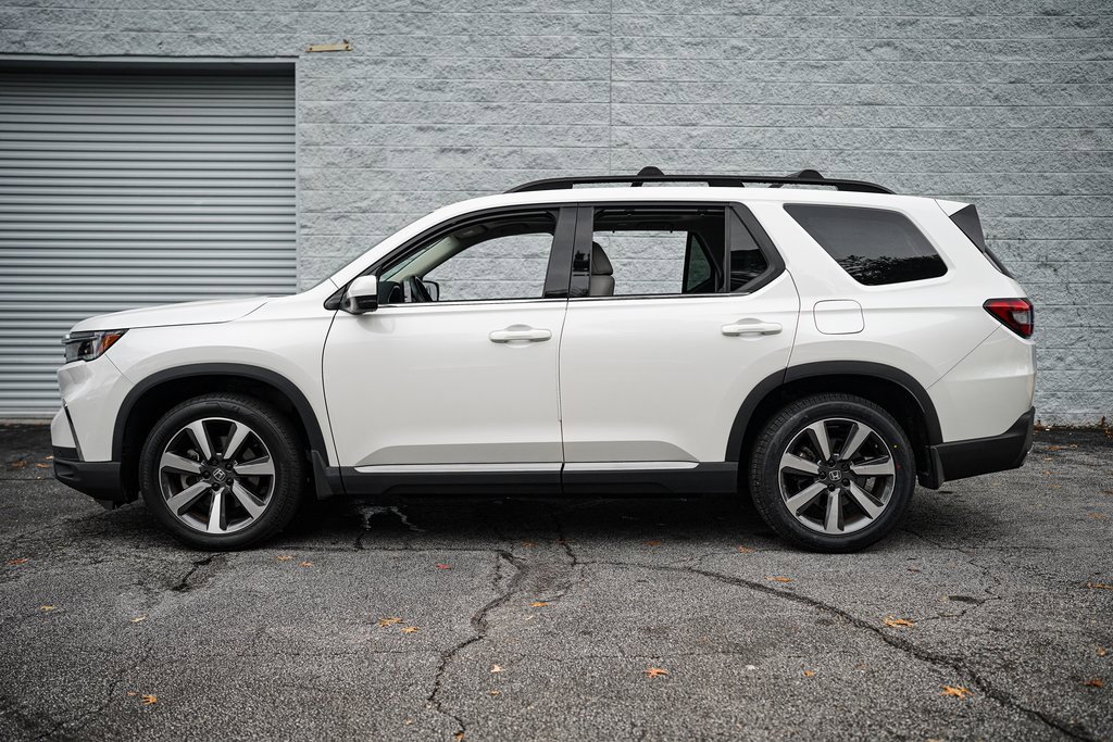 Used 2024 Honda Pilot Touring image 9