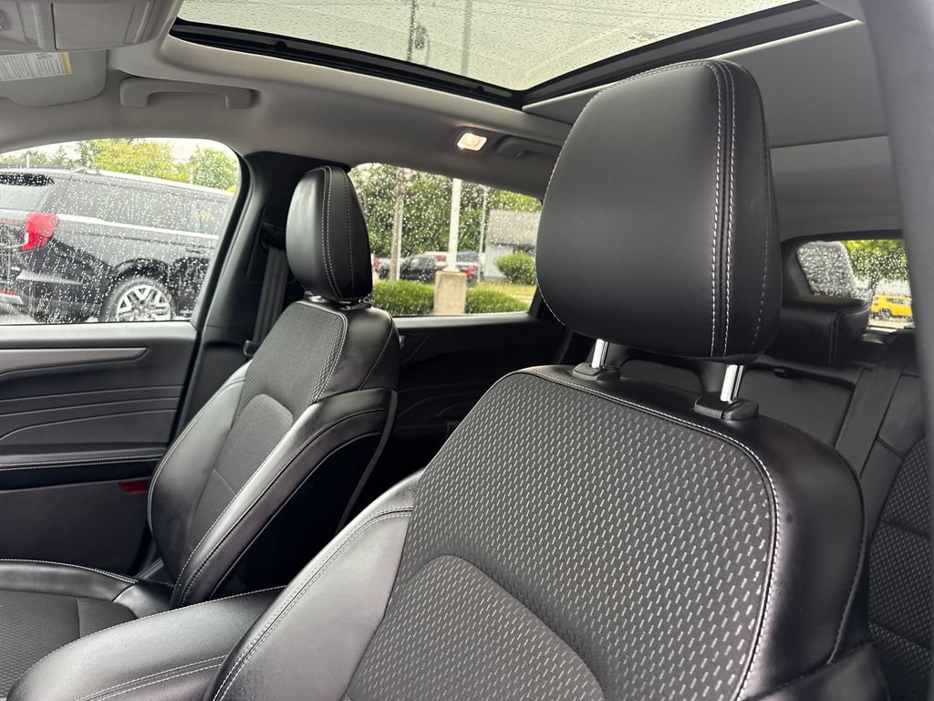 Used 2025 Ford Escape SE FWD image 29