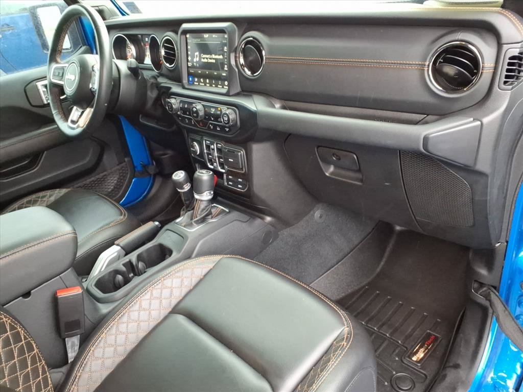 Used 2022 Jeep Wrangler Unlimited Sahara AWD/4WD image 19