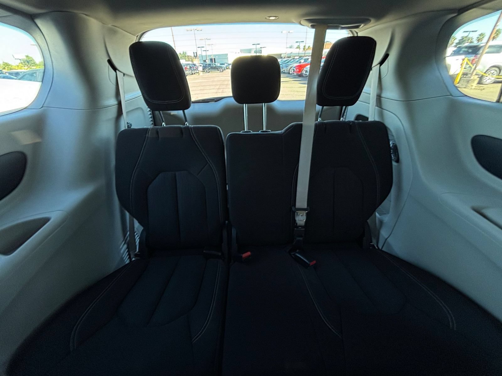 Used 2023 Chrysler Voyager LX FWD image 30