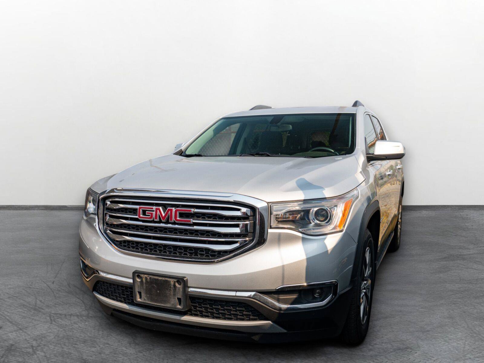 Used 2019 GMC Acadia SLE w/ GMC Pro Grade Package AWD/4WD image 3