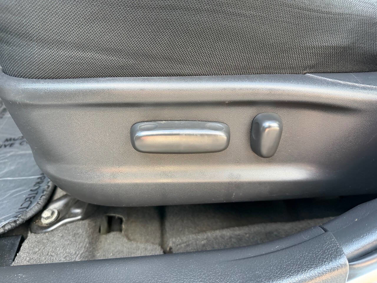 Used 2010 Toyota Camry SE FWD image 20