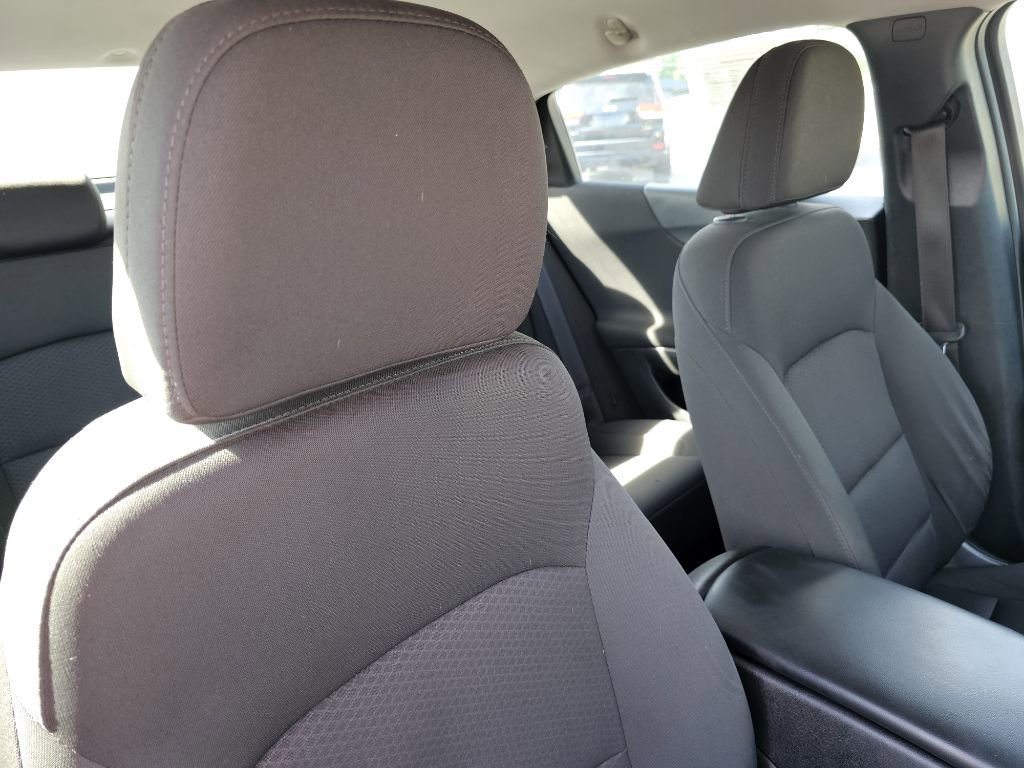 Used 2018 Chevrolet Malibu LS image 36