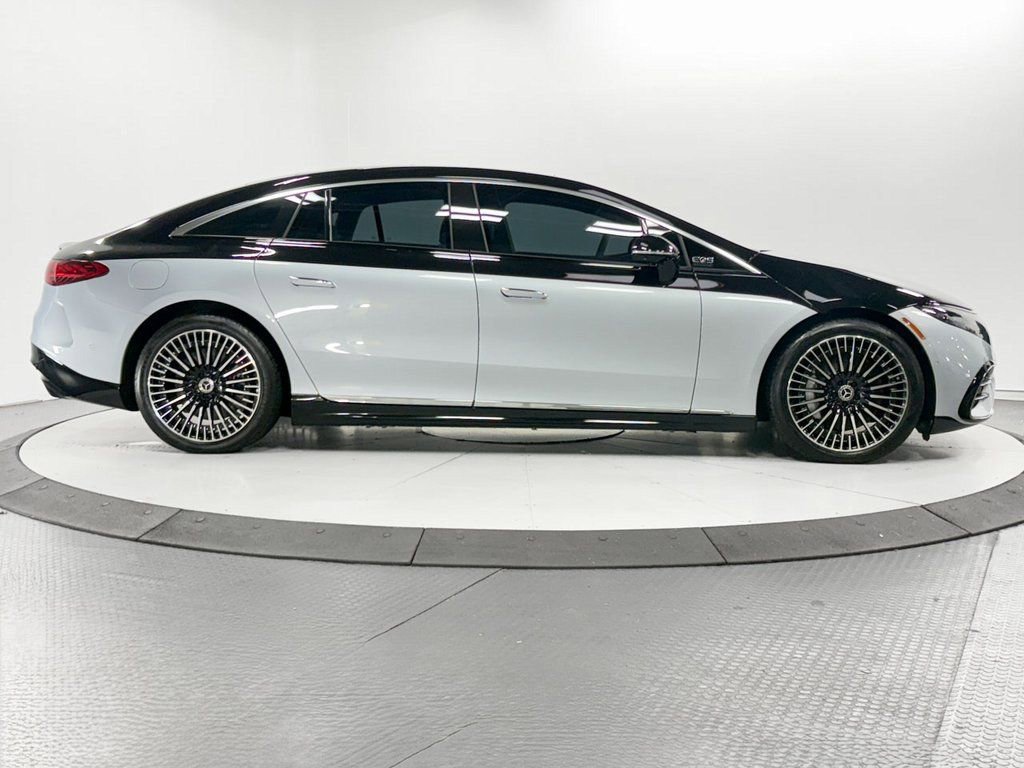 Used 2022 Mercedes-Benz EQS 580 4MATIC Sedan image 37