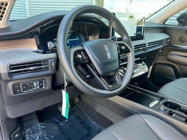 Used 2024 Lincoln Corsair Grand Touring w/ Equipment Group 301A image 15