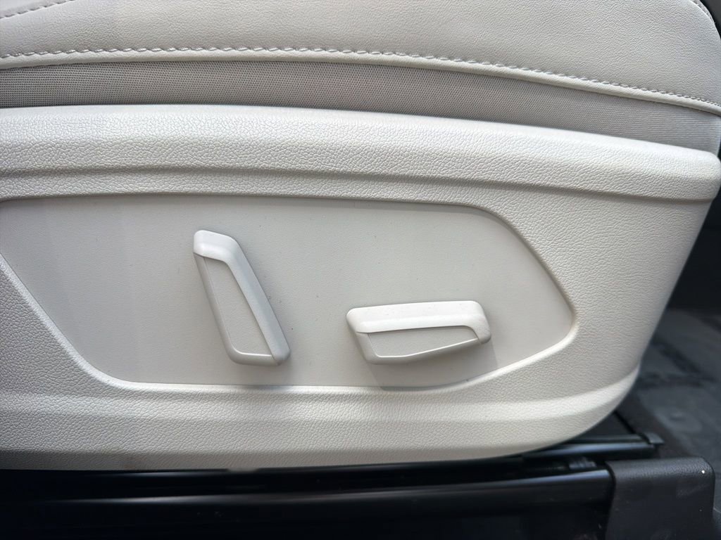 Certified 2025 Kia Sorento EX image 34