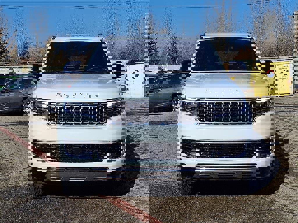 Certified 2024 Jeep Wagoneer L Series III w/ Flexible Seating Group image 55