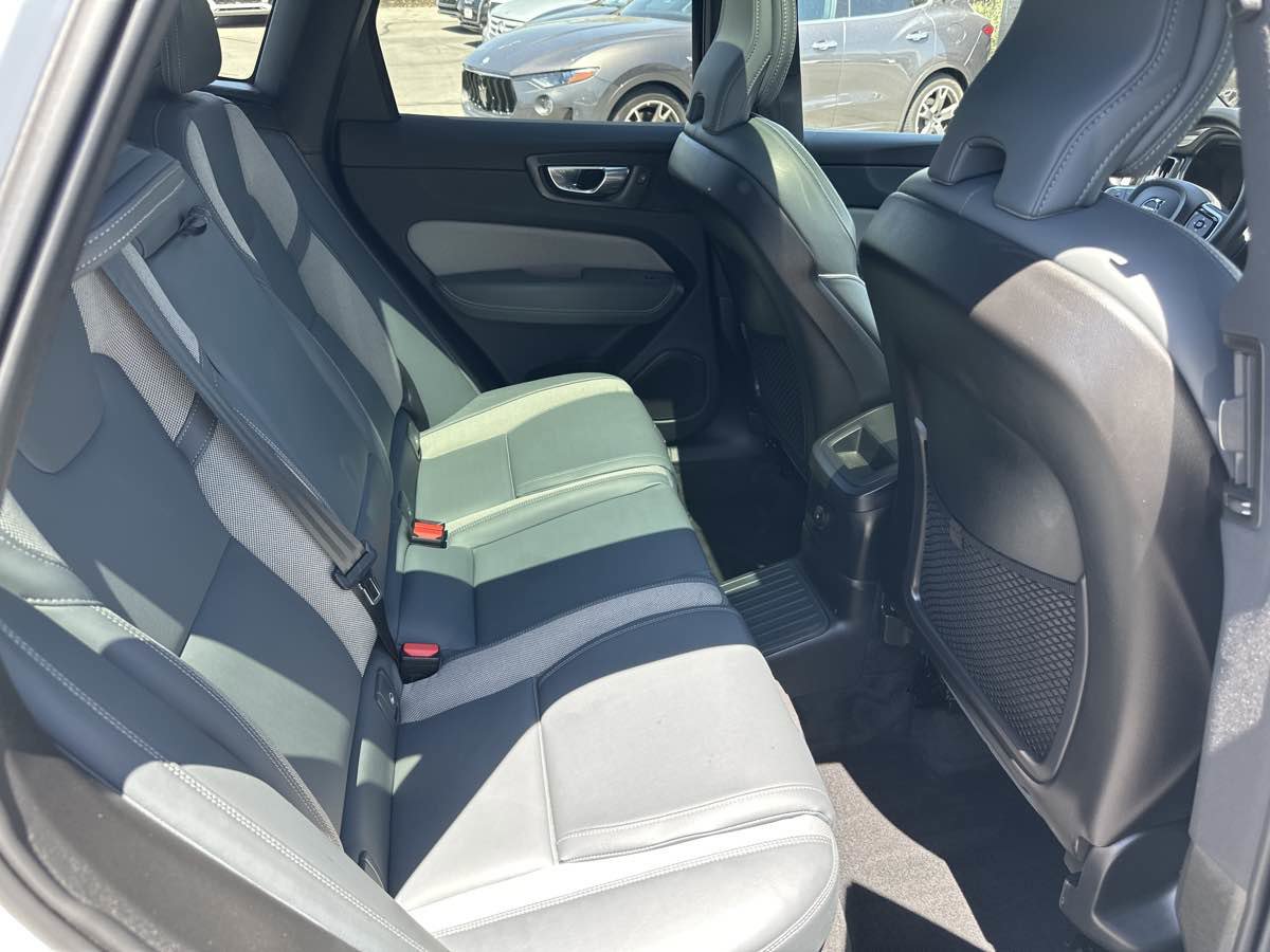 Used 2022 Volvo XC60 T8 R-Design w/ Advanced Package image 18