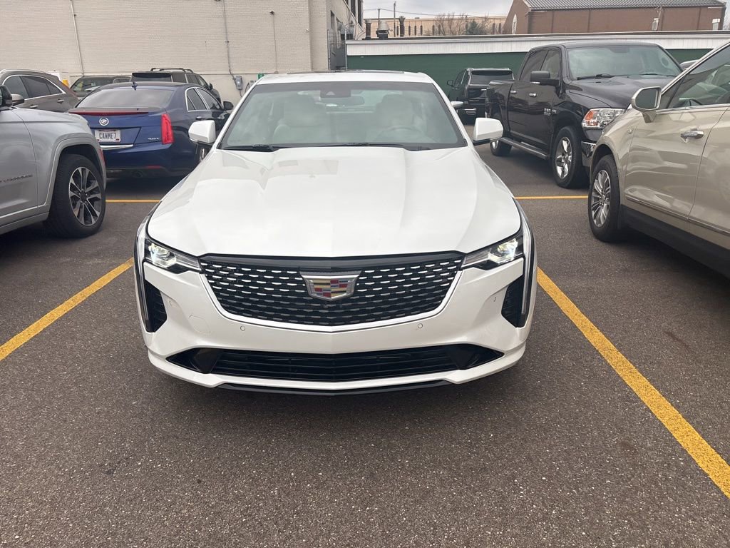 Used 2025 Cadillac CT4 Premium Luxury image 2