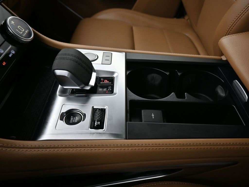 Used 2023 Jaguar F-PACE S image 26