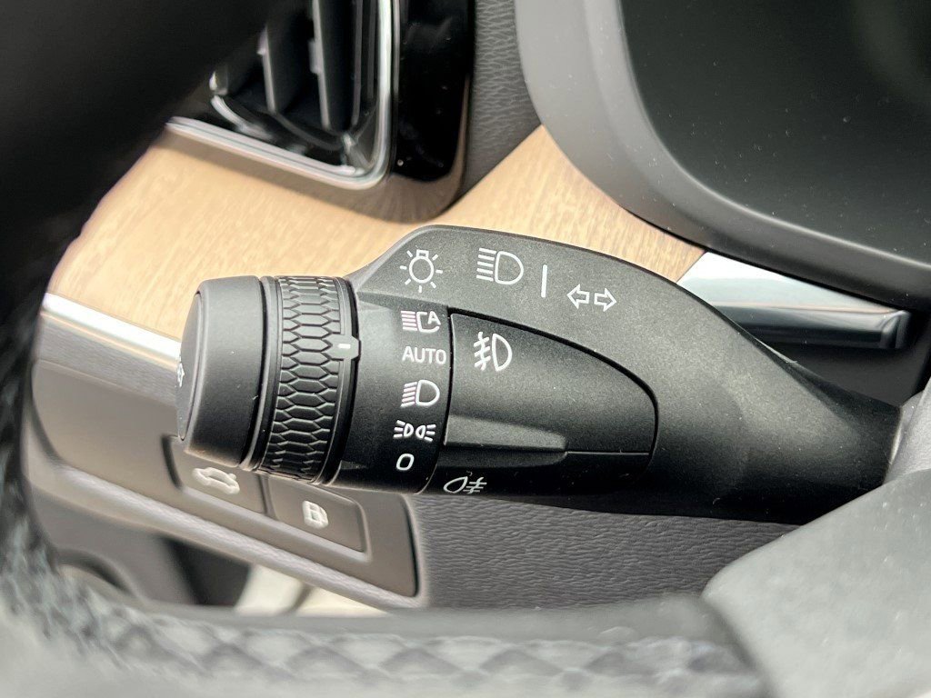 New 2026 Volvo XC60 T8 Core w/ Climate Package image 27