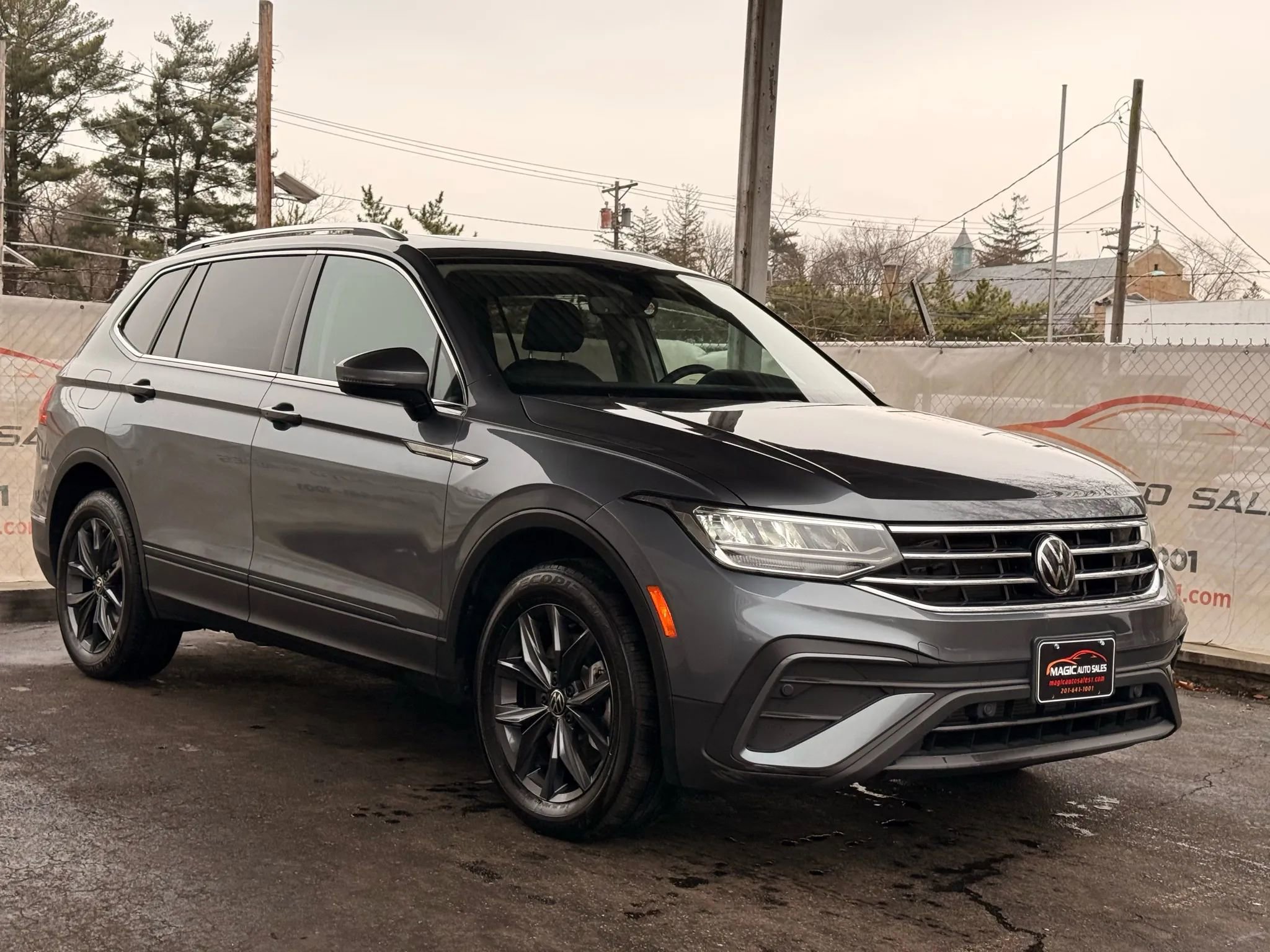 Used 2022 Volkswagen Tiguan SE w/ Panoramic Sunroof Package AWD/4WD image 55