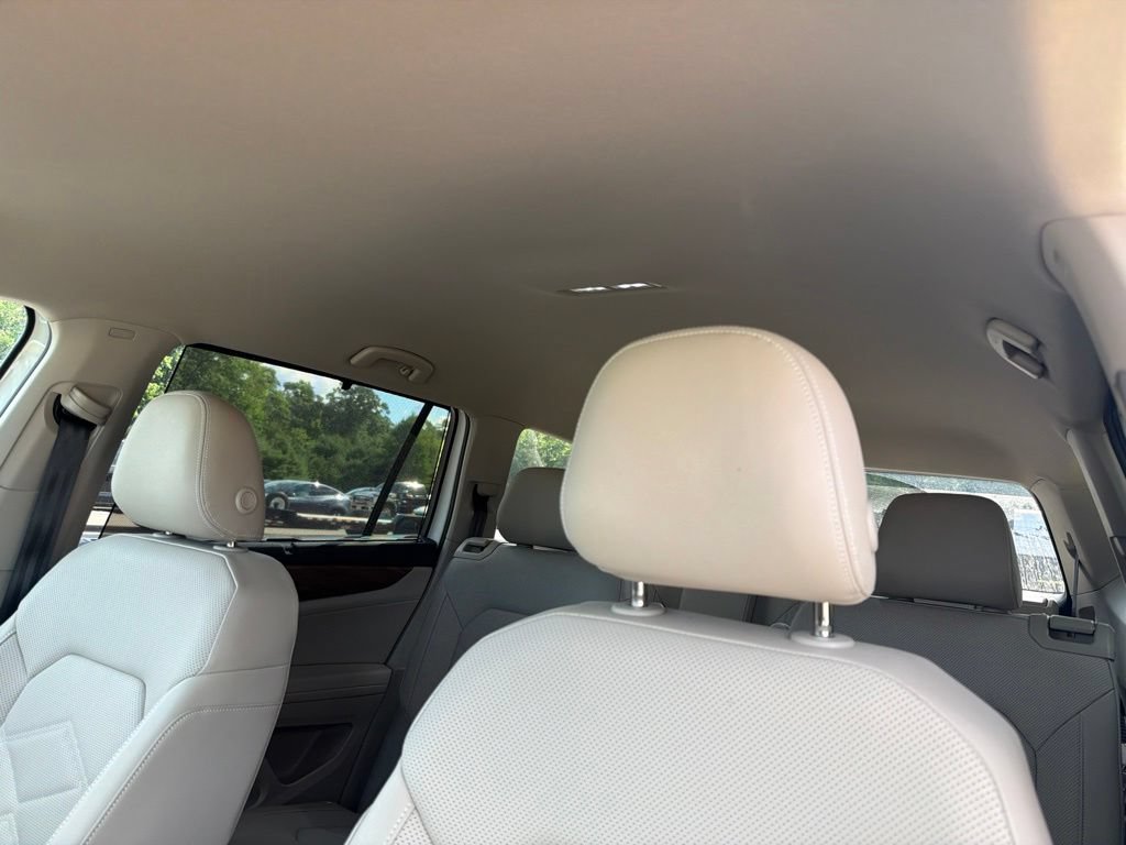 Used 2025 Volkswagen Atlas SE AWD/4WD image 18