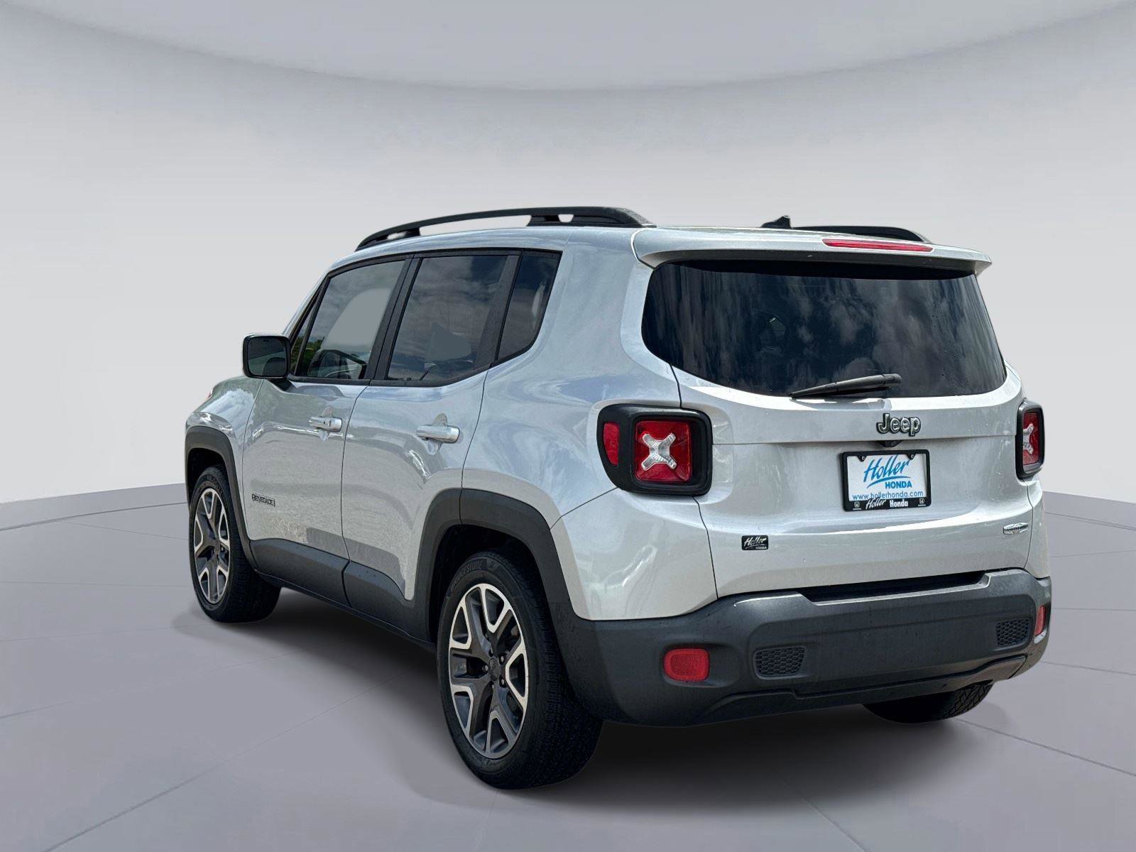 Used 2017 Jeep Renegade Latitude FWD image 6
