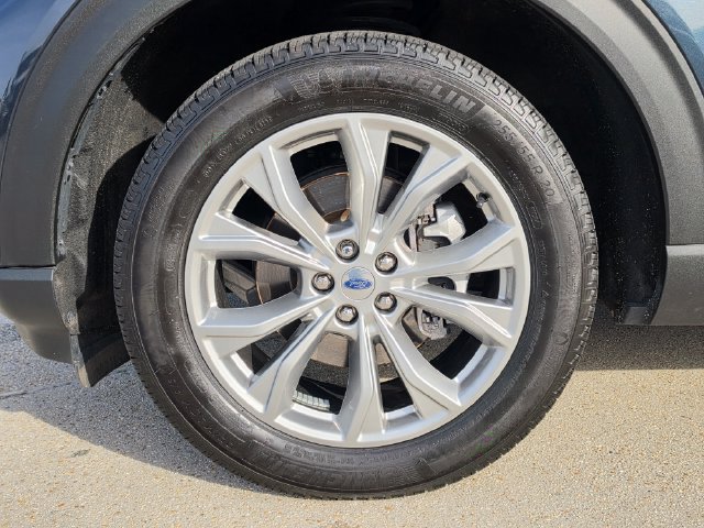 Used 2024 Ford Explorer XLT w/ Equipment Group 202A AWD/4WD image 10
