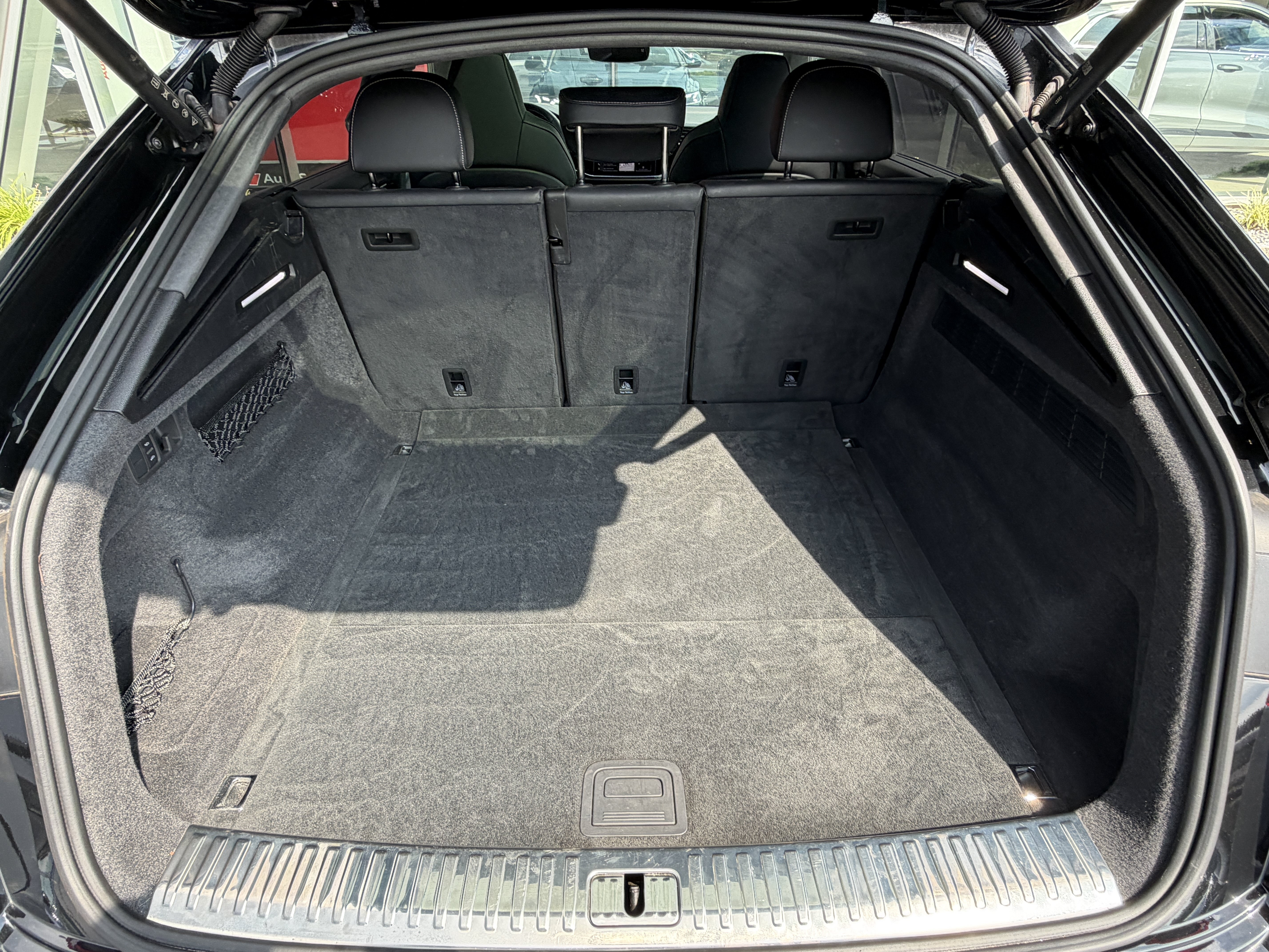 Certified 2025 Audi SQ8 Prestige w/ Prestige Package AWD/4WD image 20