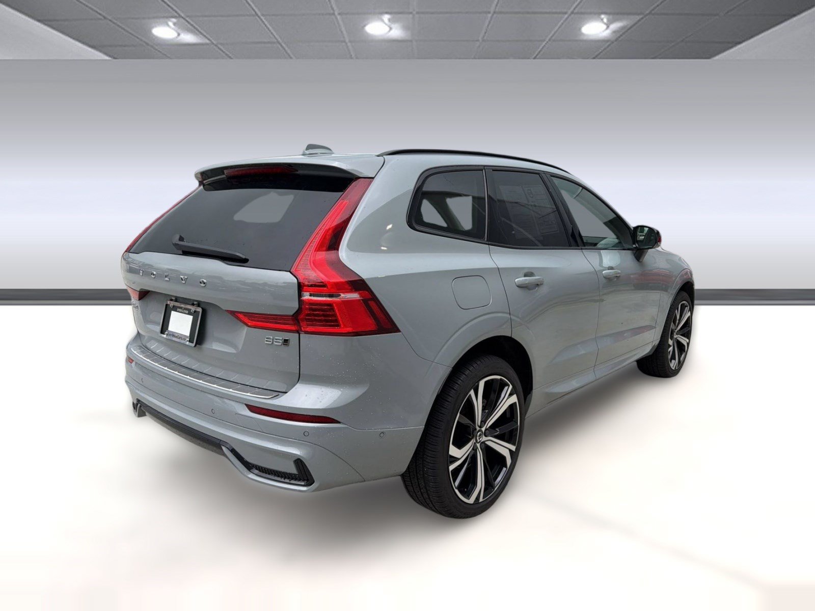 Used 2025 Volvo XC60 B5 Ultra w/ Protection Package Premier AWD/4WD image 9