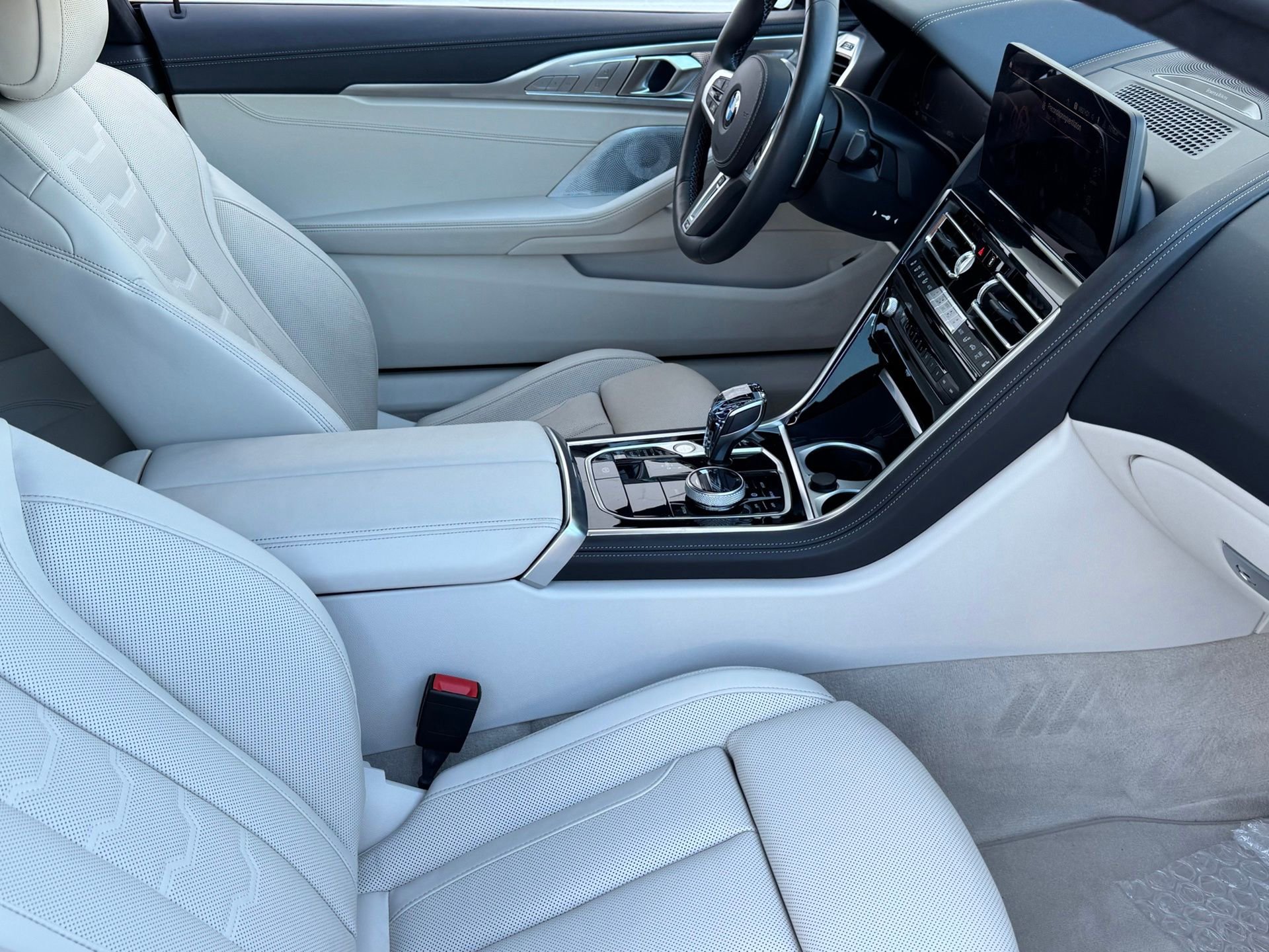 Used 2023 BMW M850i xDrive Coupe image 13