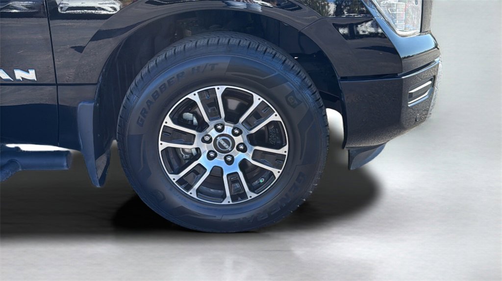 Used 2024 Nissan Titan SV w/ SV Convenience Package image 24