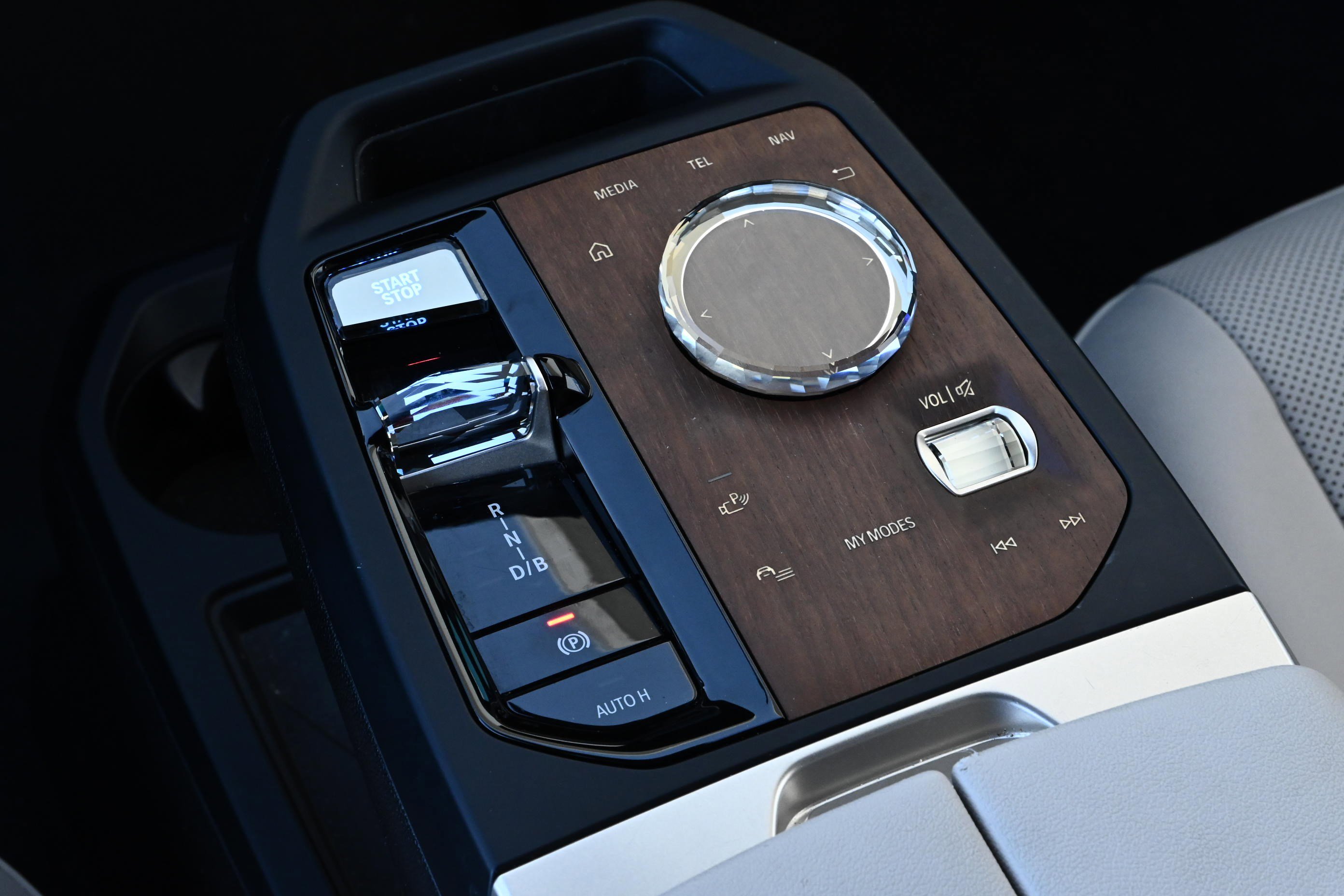 Certified 2024 BMW iX xDrive50 w/ Premium Package image 34