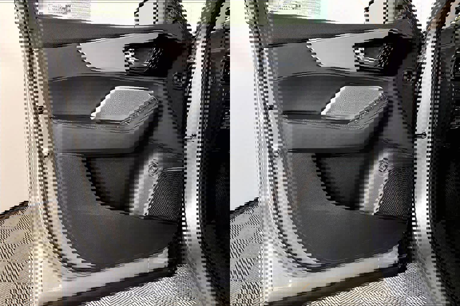 Used 2025 Acura MDX SH-AWD w/ Technology Package image 20