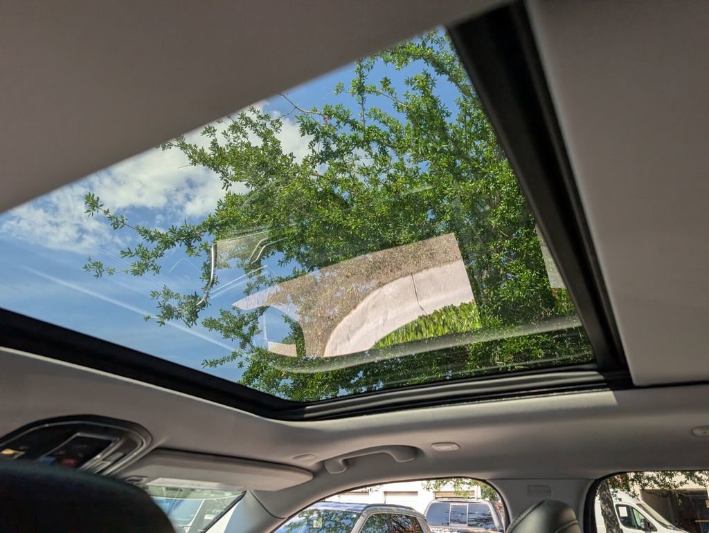 Certified 2024 Jeep Grand Cherokee Limited image 15