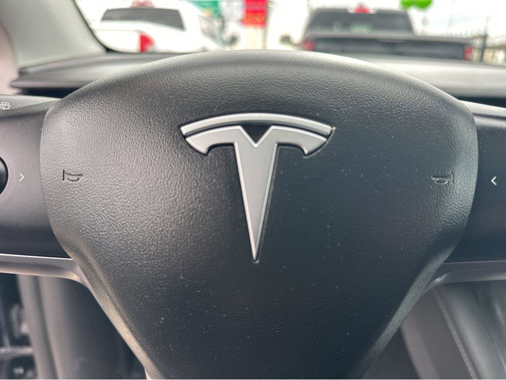 Used 2022 Tesla Model Y Performance image 41