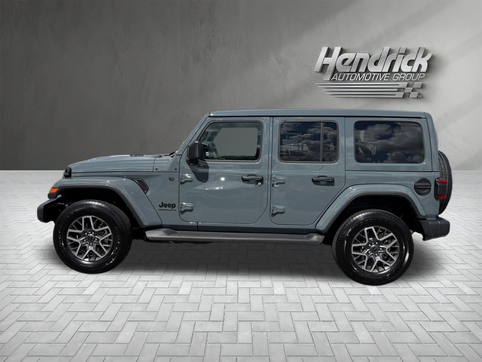 Used 2026 Jeep Wrangler Unlimited Sahara AWD/4WD image 7