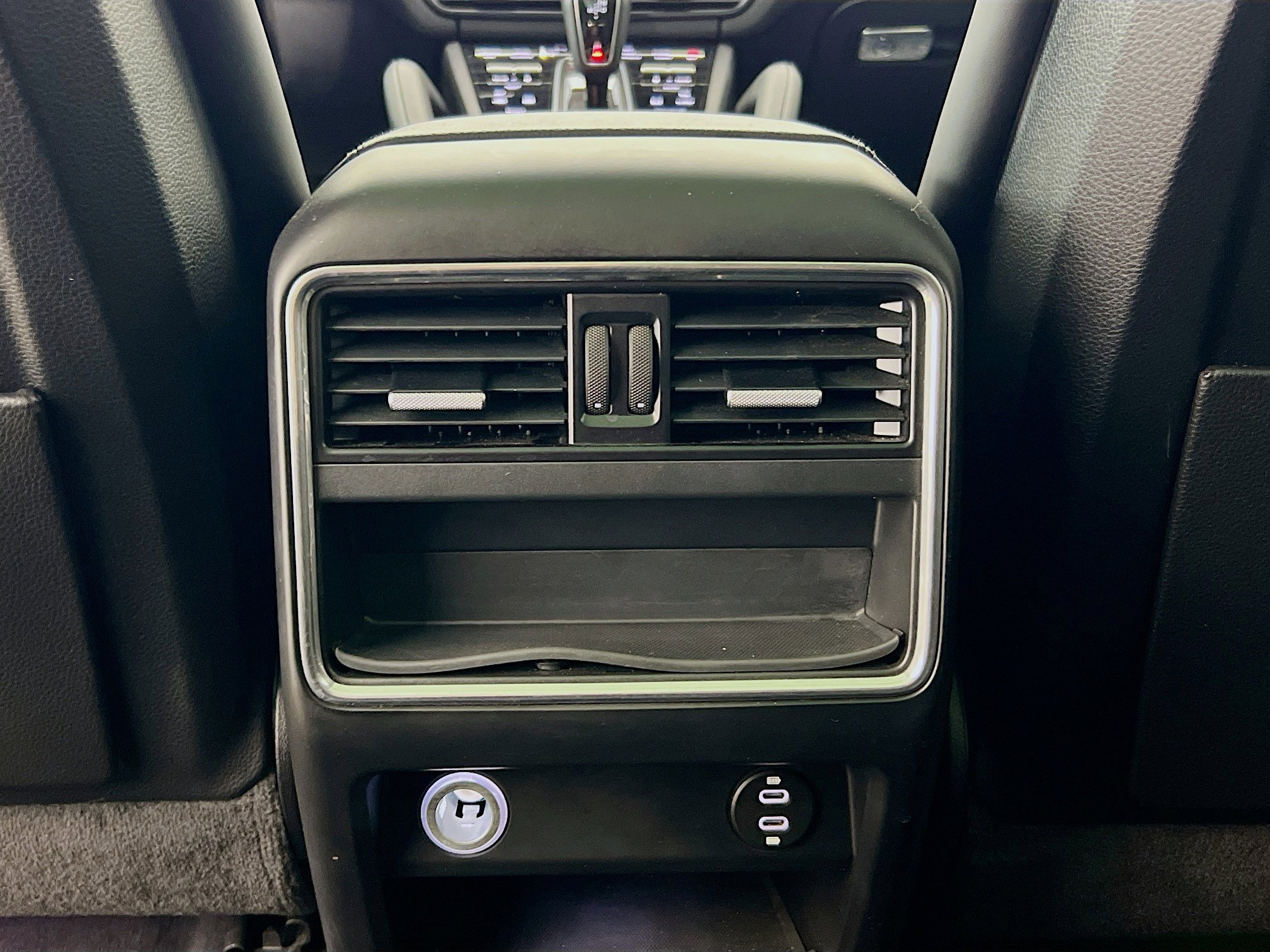 Used 2023 Porsche Cayenne Platinum Edition image 27