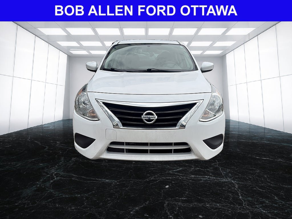 Used 2019 Nissan Versa SV FWD image 8