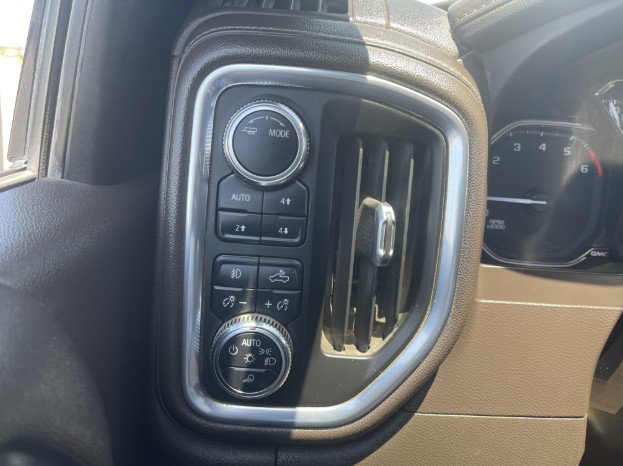 Used 2022 GMC Sierra 2500 SLT w/ SLT Convenience Package AWD/4WD image 22