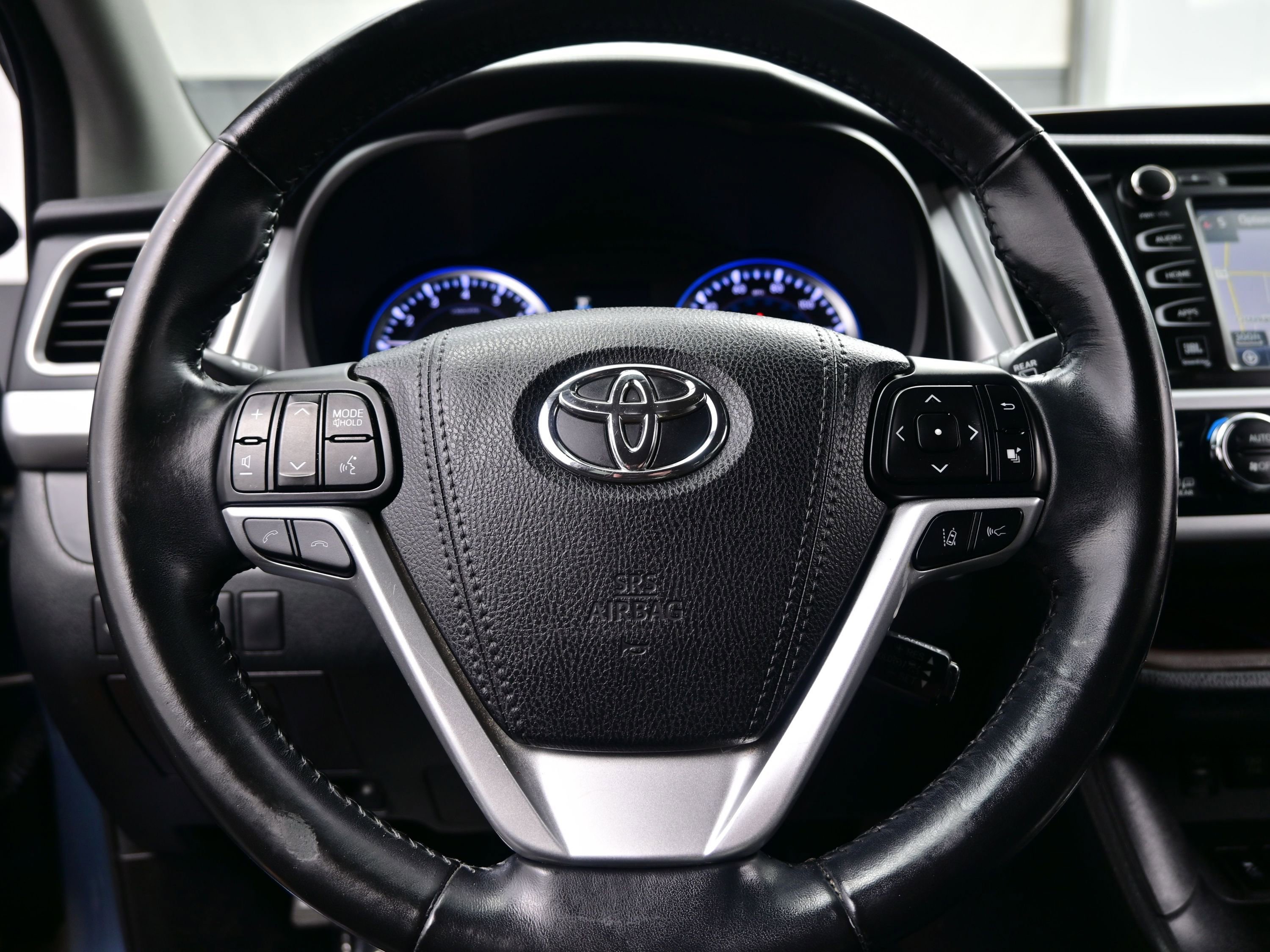 Used 2017 Toyota Highlander Limited image 26