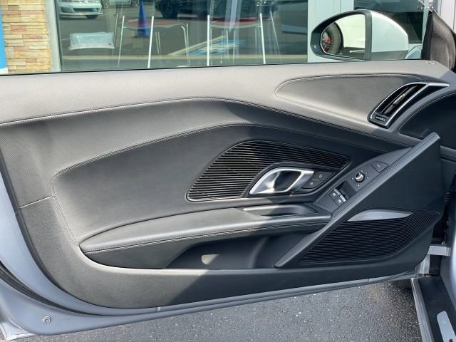 Used 2017 Audi R8 V10 image 15