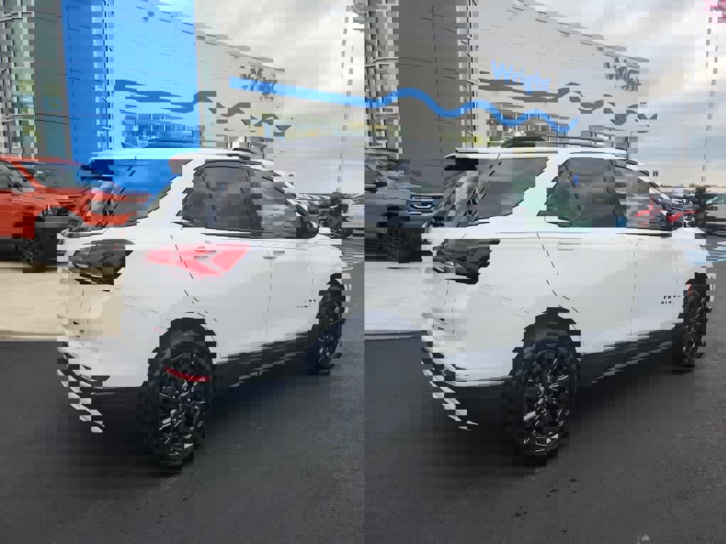 Used 2022 Chevrolet Equinox RS image 2