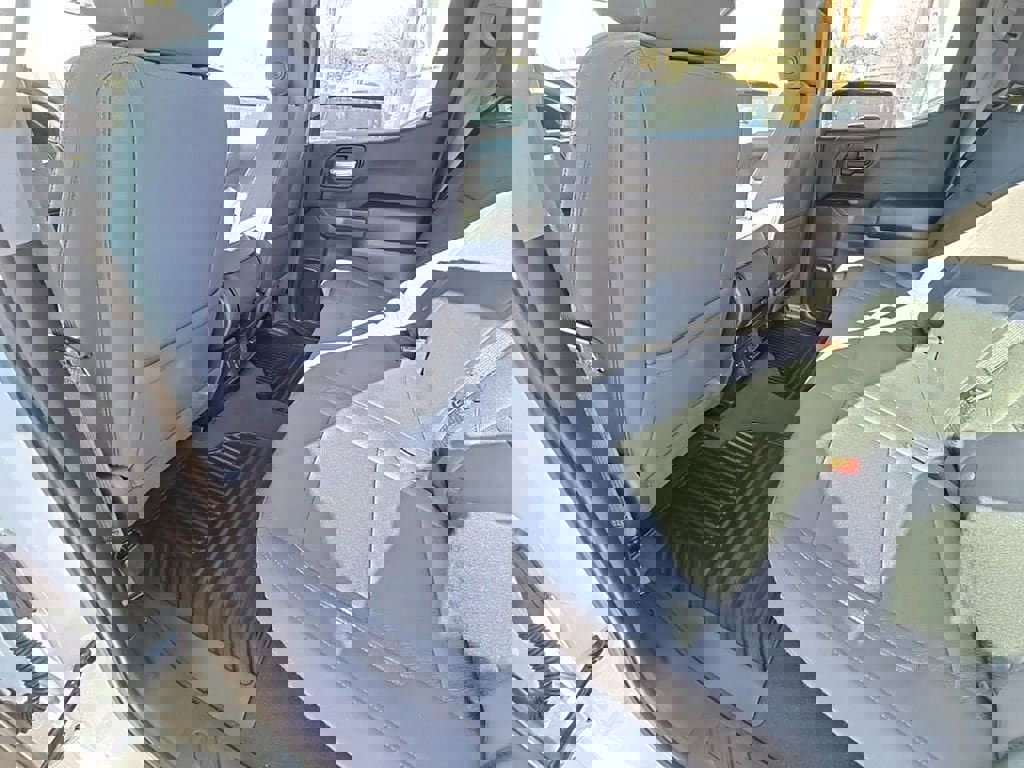 Used 2024 Chevrolet Silverado 1500 Custom image 34