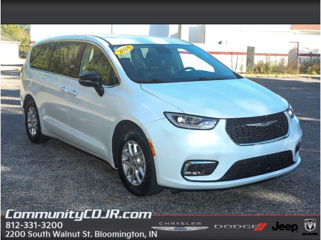 Used 2024 Chrysler Pacifica Touring-L