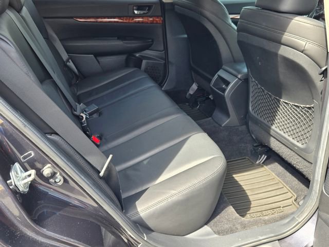 Used 2010 Subaru Outback 2.5i Limited AWD/4WD image 10