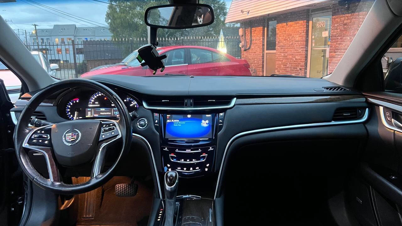 Used 2013 Cadillac XTS Luxury image 22