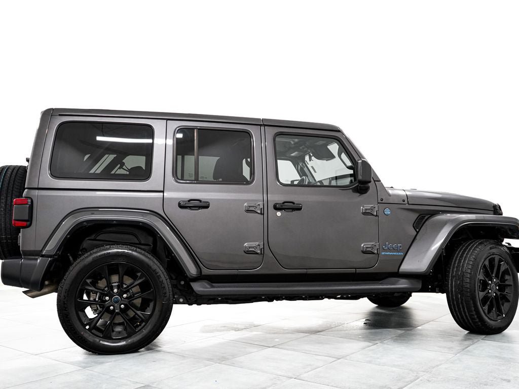 Used 2025 Jeep Wrangler Unlimited Sahara AWD/4WD image 7