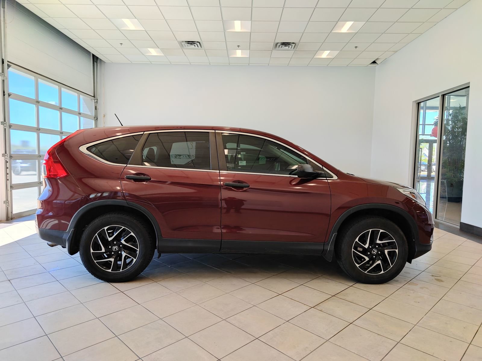 Used 2016 Honda CR-V SE image 2