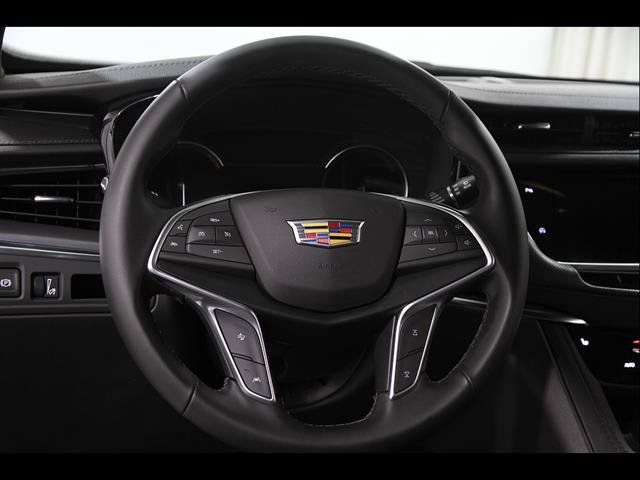 Used 2025 Cadillac XT5 Luxury w/ LPO, Floor Liner Package AWD/4WD image 7