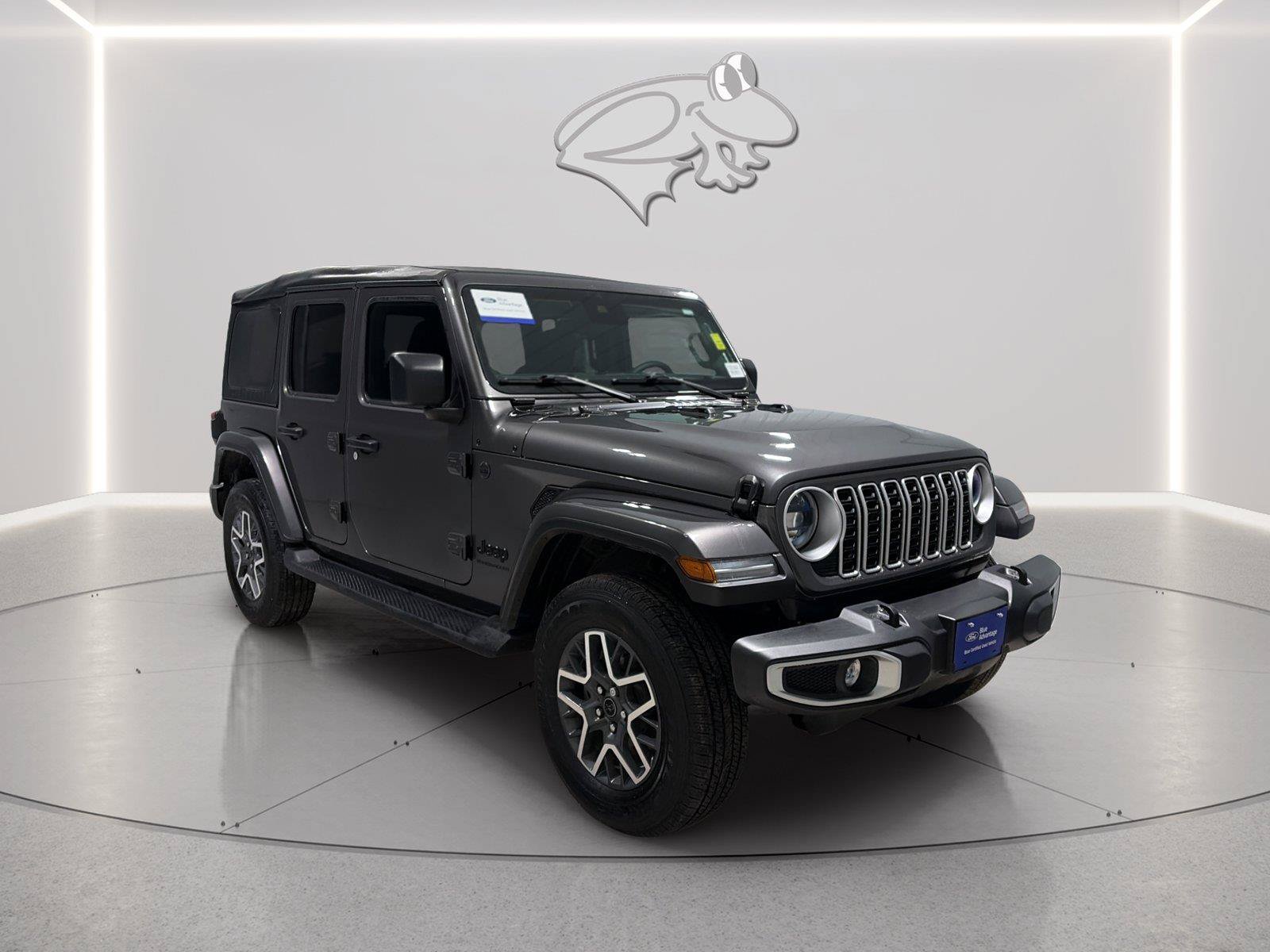 Used 2025 Jeep Wrangler Unlimited Sahara AWD/4WD image 7