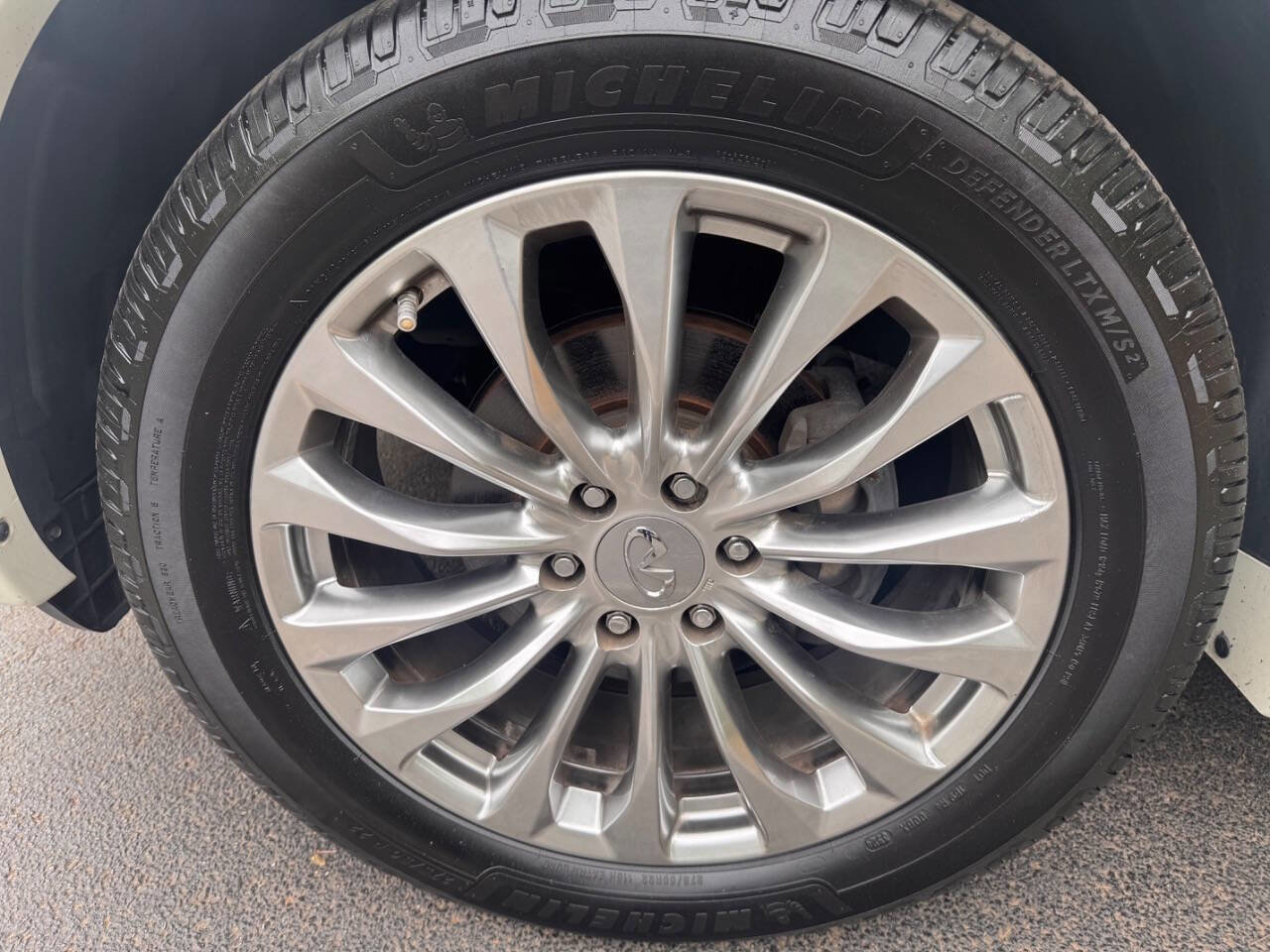 Used 2017 INFINITI QX80 2WD w/ Driver Assistance Package image 7