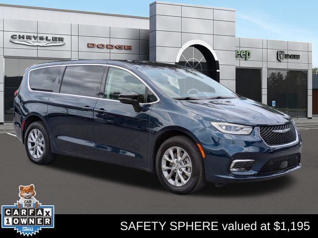 Used 2024 Chrysler Pacifica Touring-L AWD/4WD image 1