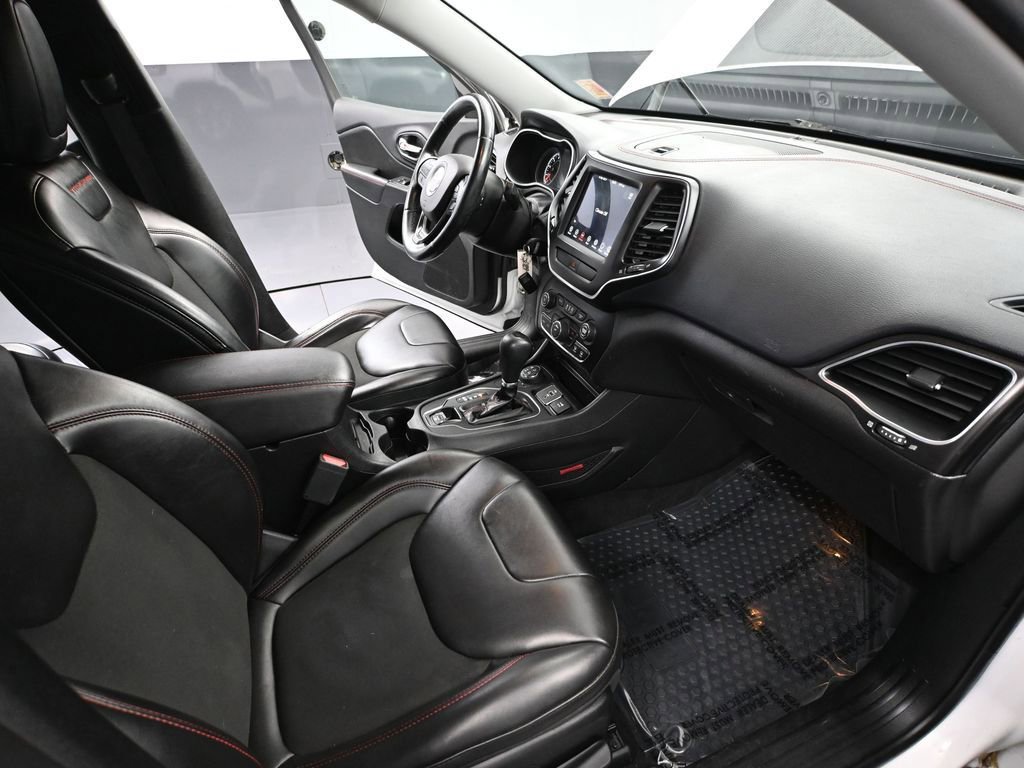 Used 2019 Jeep Cherokee Trailhawk image 45