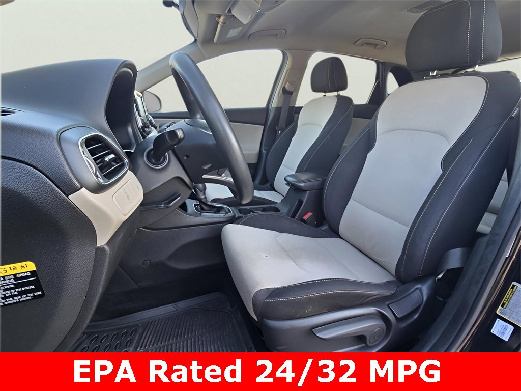 Used 2018 Hyundai Elantra GT image 26