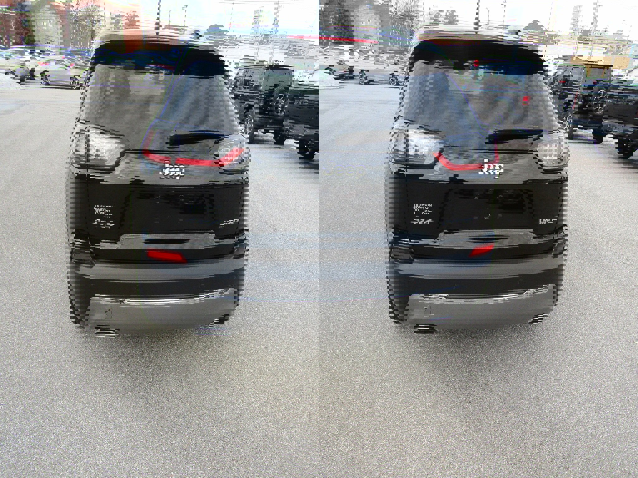 Used 2019 Jeep Cherokee Limited w/ Luxury Group image 4